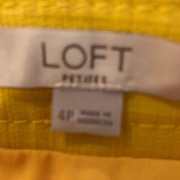 Cute yellow Loft skirt. Never worn! - Picture 4 of 4